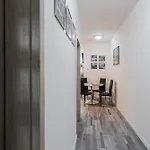 Apartament Jarkova 75 *