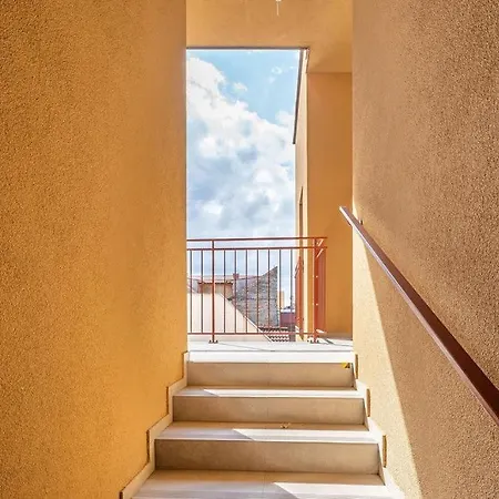 Jarkova 75 Apartament *