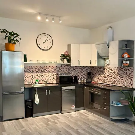 Apartment Jarkova 75