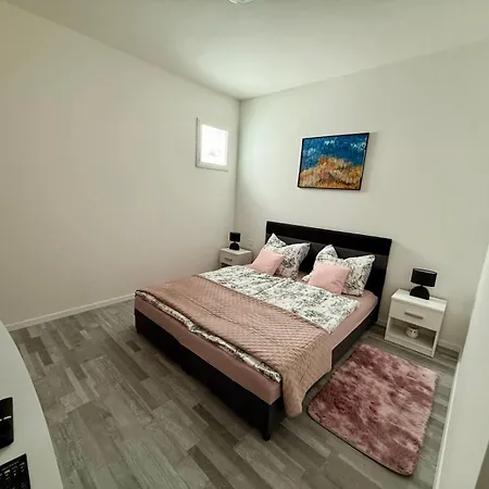 Apartment Jarkova 75 Presov
