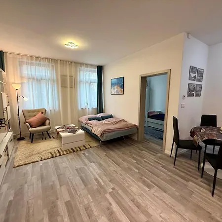 Apartment Jarkova 75 *