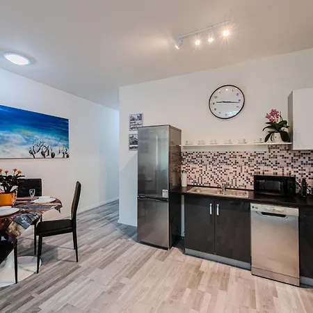 Apartment Jarkova 75