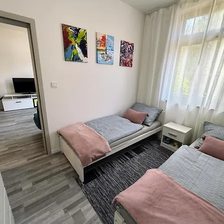 Apartment Jarkova 75 *