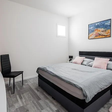 Jarkova 75 Apartman Eperjes