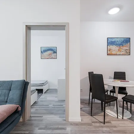 Apartament Jarkova 75