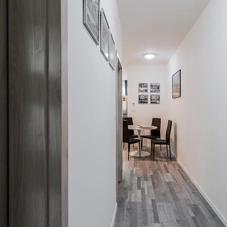 Apartman Jarkova 75 *