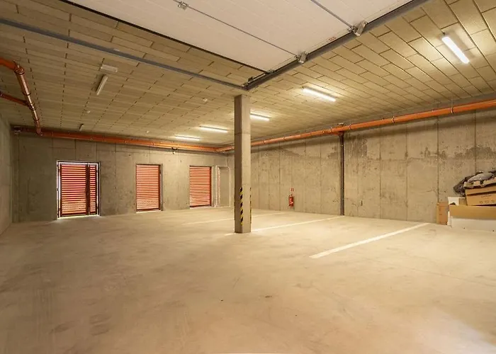 Jarkova 75 פרשוב