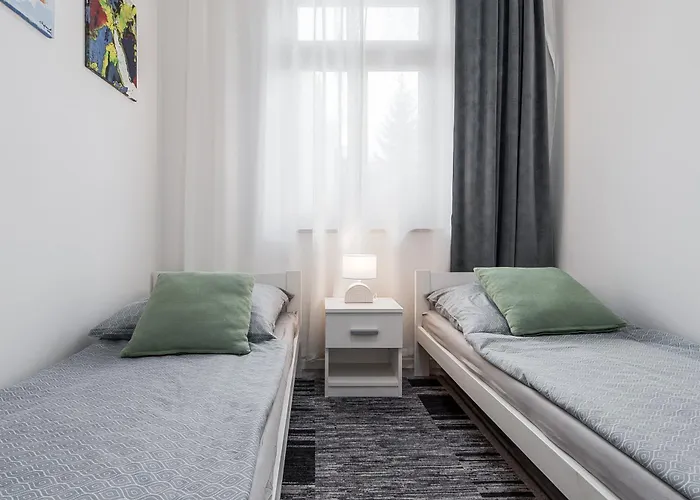 Jarkova 75 פרשוב