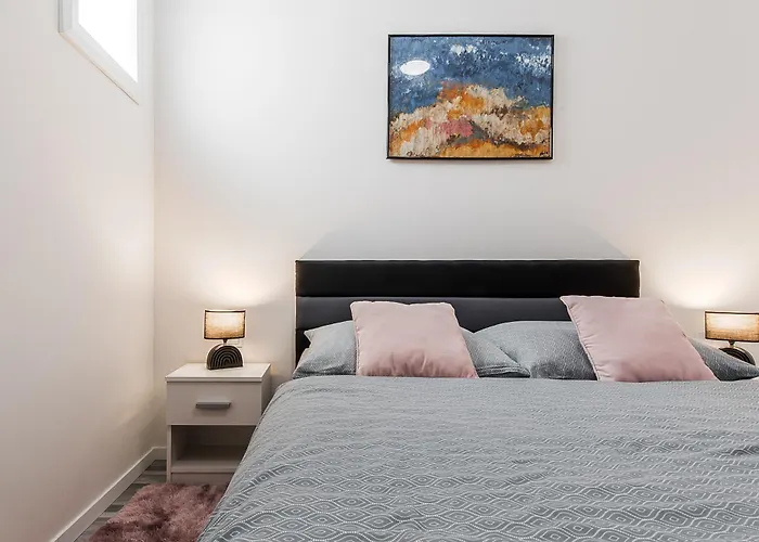 Jarkova 75 דירה *